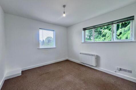 Thorne Road, Wentworth Lodge, DN2 photo 3
