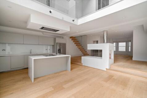 Kitchen/Reception