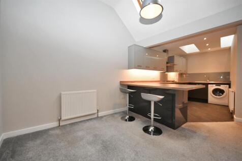 Town Street, Rawdon, Leeds photo 4
