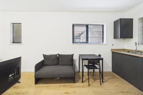 Living/Dining Area