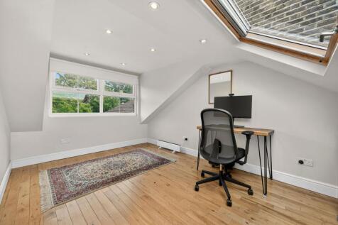 Bedroom 5, Angle 2