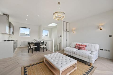 Reception/Kitchen