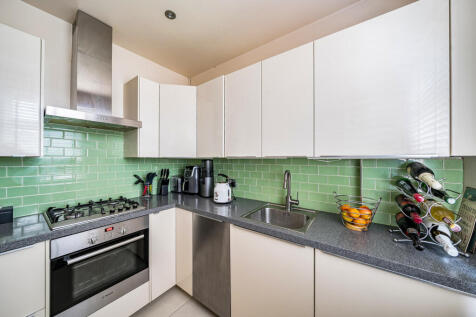 1371115-6-68fa1ba...