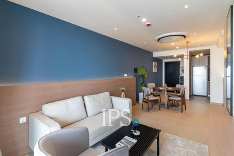 2 Bedroom Condo For Sale - Diamond Bay Garden, Tonle Bassac, Phnom Penh