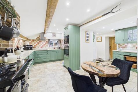 Kitchen: