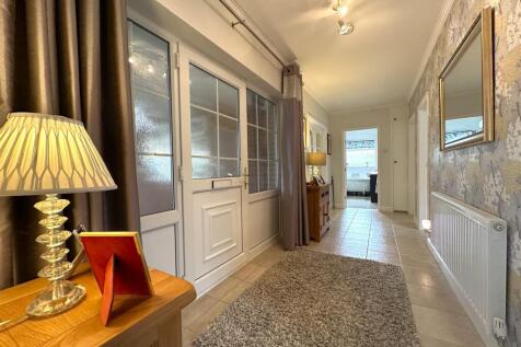 Inviting Reception Hall 823