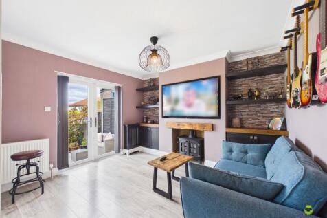Presented by Nicoleta at EweMove Bexleyheath and D