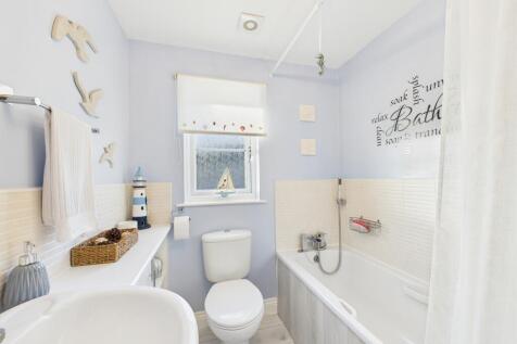 CAM03185G0-PR0127-STILL027