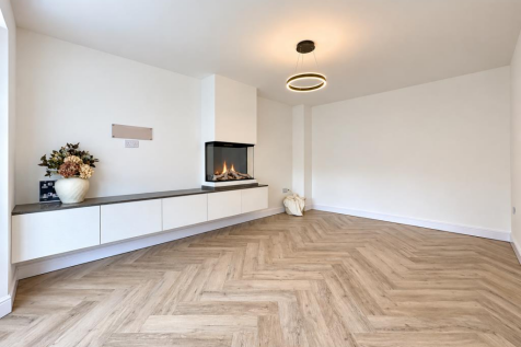 Hedgebank, Standish, Wigan, WN6 0GQ photo 3
