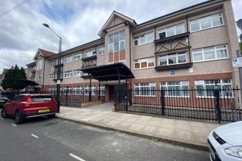 room-4-flat-12-gilbertson-house-e14-8pl-993594