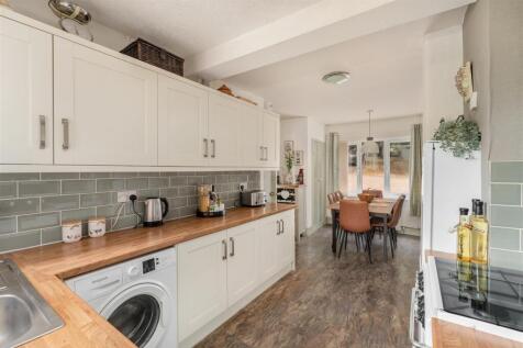 281 Warwick Road, Banbury-11.jpg