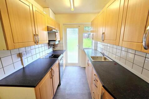 Whitton Avenue East, Greenford photo 3