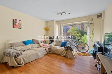 Northwold Road E5-2.jpg