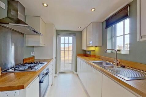 370-Wellington-Road-South-Hanworth-TW4-03032026_16