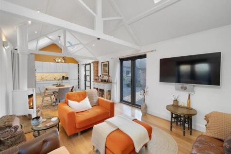 1. East Farm Barn - Interior-8.jpg
