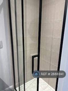 Generic Ensuite Shower