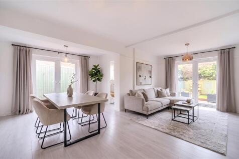 Staged Dining/Family