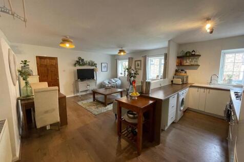 5 Manor Court 11.jpg