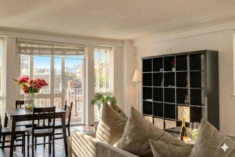 Living/Dining Area