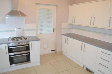 Kitchen (Medium).JPG