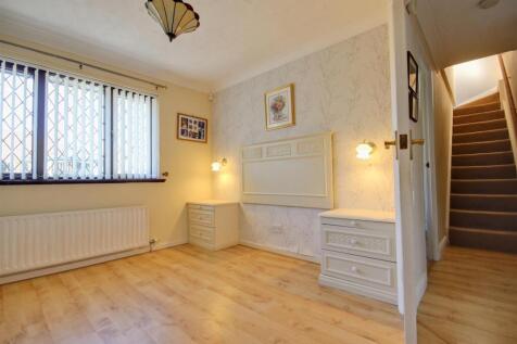 Conifer Close (16).jpg