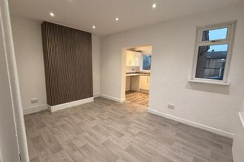 Downall Green Road, Ashton in Makerfield, Wigan photo 3