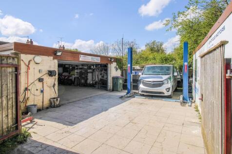 OFF ROAD PARKING