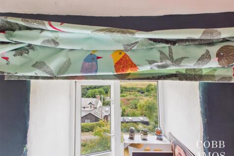 CAM02803G0-PR0220-STILL021 bed 3 view.jpg