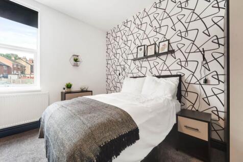 1-bed house on Stanningley Road (Room 4), Bramley, Leeds, £675/mo