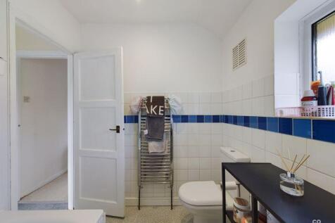 Bathroom 1.1