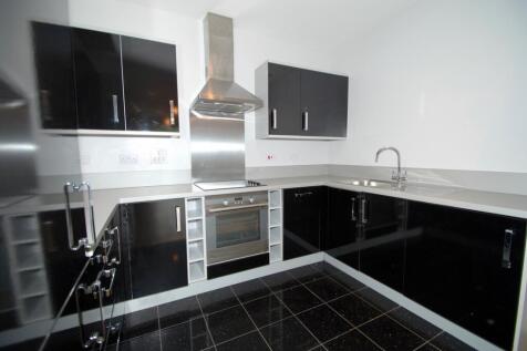Manor House Court, Golden Manor, Hanwell, W7 photo 3
