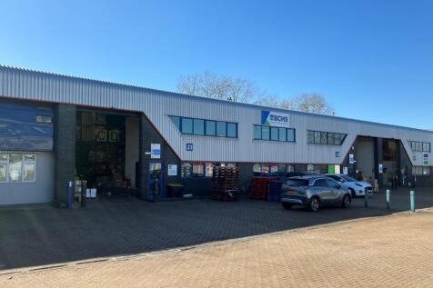 22  23 White Lodge front.jpg