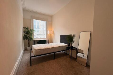 Room 4, 6a Paiges Lane, Barnstaple photo 4