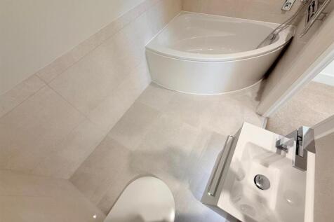 5mm bathroom 2.jpg