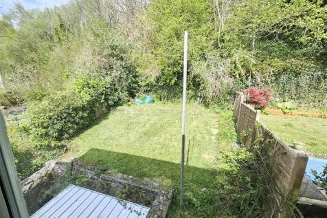 Rear Garden View from Bedroom 2.jpg