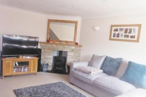 Living area.JPG