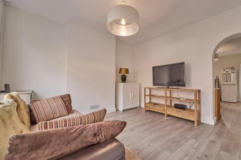 Lounge to front