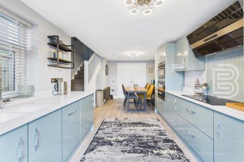 Kitchen Dining Room (4).jpg