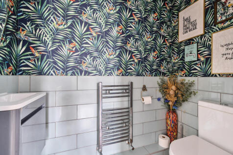 1297553-9-682f2df...