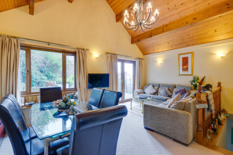 Open Plan Lounge ...