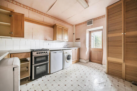 1369400-9-68ff9fa...