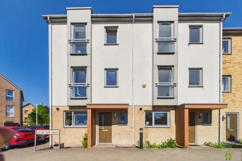  Presented by Nicoleta at EweMove Bexleyheath and 