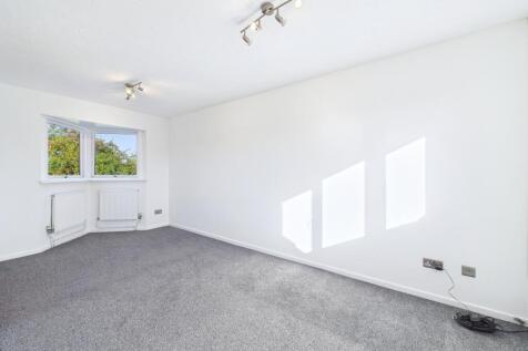 CAM01909G0-PR0386-STILL001