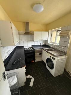 2 BEDROOM  MAISONETTE First Floor