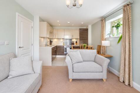 Cross Close, Cirencester, Gloucestershire, GL7 photo 3