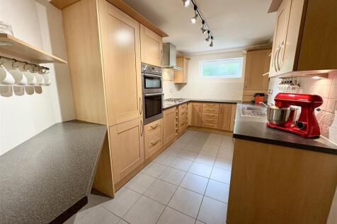 Ferndown, Dorset BH22 8LT photo 3