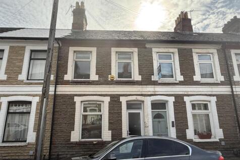 2 bed terraced house to rent Cyfarthfa Street, Ca