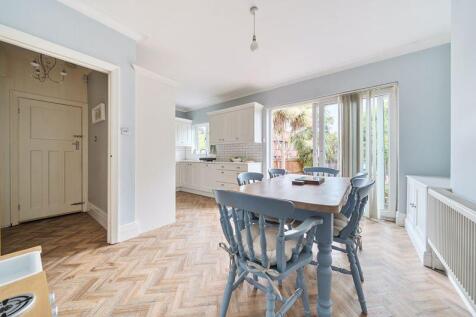 Kitchen Diner angle 1