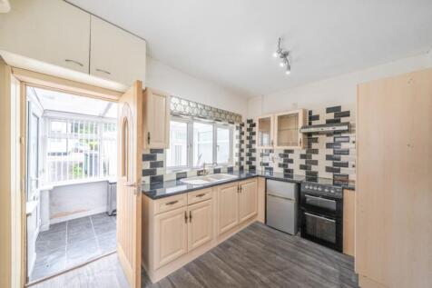 Fully Fitted Kitchen