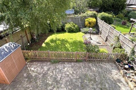 Rear Garden Overview 568